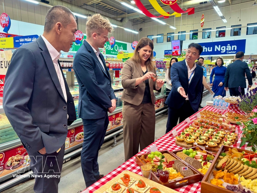 Taste of UK week promotes British foods in Vietnam